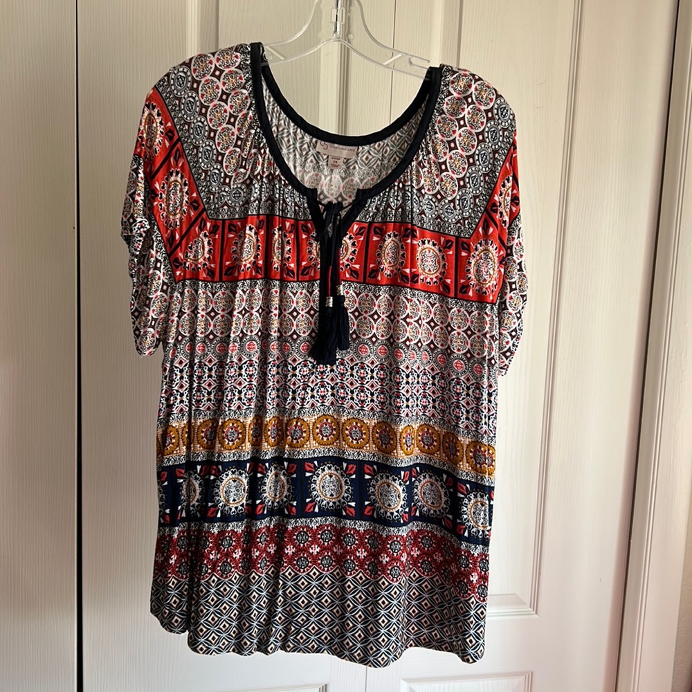 Dress Barn short sleeve top.